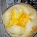 ファミリーマート とろーりチーズの白いパン 商品写真 1枚目