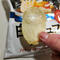 山芳製菓 ポテトチップス 王様ポテト 白トリュフとチーズ味 商品写真 2枚目