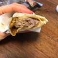 セブン-イレブン ブリトーチーズカレーバーグ 商品写真 4枚目