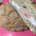 ローソン いちごづくしのメロンパン いちごホイップ＆いちごクリーム 商品写真 1枚目
