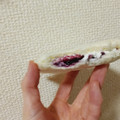 ヤマザキ ブルーベリージャム＆レアチーズ風味クリーム 商品写真 2枚目