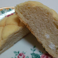 Pasco Bread Selection ホイップメロンパン ミルクホイップクリーム 商品写真 2枚目