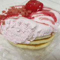 ローソン いちごクリームのパンケーキ 商品写真 3枚目
