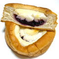 ヤマザキ ブルーベリージャム＆レアチーズクリームパン 商品写真 1枚目