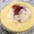 ローソン Uchi Cafe’ SWEETS ×八天堂 かすたーど苺ロールケーキ 商品写真 4枚目