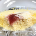 ローソン Uchi Cafe’ SWEETS ×八天堂 かすたーど苺ロールケーキ 商品写真 5枚目