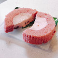 ローソン Uchi Cafe’ SWEETS ルビーチョコレートのロールケーキ 商品写真 4枚目