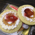 ヤマザキ ふわふわホットケーキサンド 3種のベリージャム＆ヨーグルト風味ホイップ 商品写真 3枚目