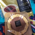 ローソン Uchi Cafe’ SWEETS ×GODIVA チェリーショコラロールケーキ 商品写真 3枚目