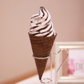 ローソン Uchi Cafe’ SWEETS 初摘みペパーミント香るチョコミントワッフルコーン 商品写真 2枚目