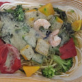 セブンプレミアム 野菜を食べるスパゲッティ バジルクリーム 商品写真 2枚目