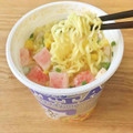 マルちゃん QTTA SEAFOOD ラーメン カニカマ増量 商品写真 1枚目