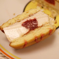 ロッテ SWEETS SQUARE ふわっとやわらかな苺のアイスケーキ 商品写真 4枚目