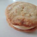 森永製菓 ステラおばさんのクッキーサンドアイス マカダミア 商品写真 1枚目
