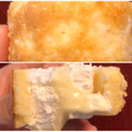 ローソン 焼きチーズもち食感ロール のびーるチーズクリーム 商品写真 4枚目