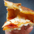 ヤマザキ チーズとトマトのパン 商品写真 3枚目