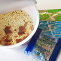 マルちゃん でかまる 泡立つ豚骨ラーメン 商品写真 2枚目