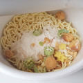 エースコック スーパーカップ1.5倍 クリアテイスト ほぼ透明な！？スパイスカレー味ラーメン 商品写真 3枚目