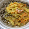 トップバリュ だし香る！海老入りかき揚げ蕎麦 商品写真 4枚目