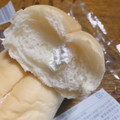 ミニストップ MINISTOP CAFE ダブルクリームロールパン 白桃クリーム＆チーズホイップ 商品写真 4枚目