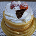 ローソン Uchi Cafe’ 苺のミニホールケーキ 商品写真 1枚目