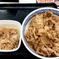 吉野家 肉だく胡麻ドレ牛丼 商品写真 2枚目