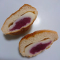 ヤマザキ 薄皮 レアチーズ風味クリーム＆ブルーベリージャムパン 商品写真 2枚目