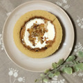 ローソン Uchi Cafe’ SWEETS メープルナッツのロールケーキ 商品写真 4枚目