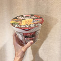 エースコック スーパーカップ1.5倍 伝説のすた丼屋監修 すたみな醤油ラーメン 商品写真 2枚目