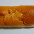 ファミリーマート ファミマ・ベーカリー クリームを味わうクリームパン 商品写真 3枚目