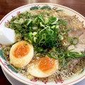 ラーメン 魁力屋 特製醤油味玉ラーメン 商品写真 1枚目