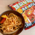 日清食品 爆裂辛麺 韓国風 極太大盛激辛焼そば 商品写真 2枚目