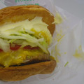 モスバーガー クリームチーズベジ 北海道産コーンのソース 商品写真 3枚目