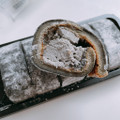 ローソン Uchi Cafe’ お餅で巻いたもち食感ロール ごまみたらし 商品写真 1枚目