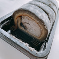 ローソン Uchi Cafe’ お餅で巻いたもち食感ロール ごまみたらし 商品写真 2枚目