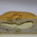 フジパン くるみとチーズのパン 商品写真 3枚目