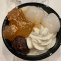 ファミリーマート 北海道産小豆のつぶあん使用 白玉とわらび餅のクリームぜんざい 商品写真 4枚目