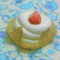 ローソン Uchi Cafe’ Specialite 絹白クリームの苺ショート 商品写真 2枚目