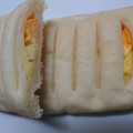 ファミリーマート ファミマ・ベーカリー もっちパン 2種のチーズ 商品写真 2枚目