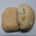 セブン＆アイ セブンプレミアム 白いチーズパン 商品写真 1枚目