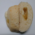 セブン＆アイ セブンプレミアム 白いチーズパン 商品写真 2枚目