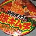 日清食品 日清デカうま 豚キムチ 商品写真 4枚目