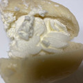セブン-イレブン 白いホイップのメロンパン 商品写真 3枚目