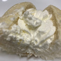 セブン-イレブン 白いホイップのメロンパン 商品写真 4枚目