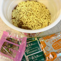 マルちゃん でかまる 鶏そぼろ辛担々麺 商品写真 5枚目