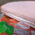 ヤマザキ イチゴサンドケーキ いちご果汁 商品写真 3枚目
