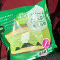 ヤマザキ クリームたっぷり生どら焼 抹茶わらび餅＆抹茶風味ホイップ 商品写真 5枚目