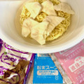 ファミリーマート とら食堂 ワンタン麺 商品写真 2枚目