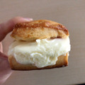 ファミリーマート 冷やして食べるスコーンサンド クリームチーズ＆いちごソース 商品写真 4枚目