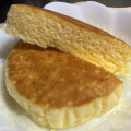 セブン＆アイ セブンプレミアム 3種のチーズ蒸しケーキ 商品写真 3枚目